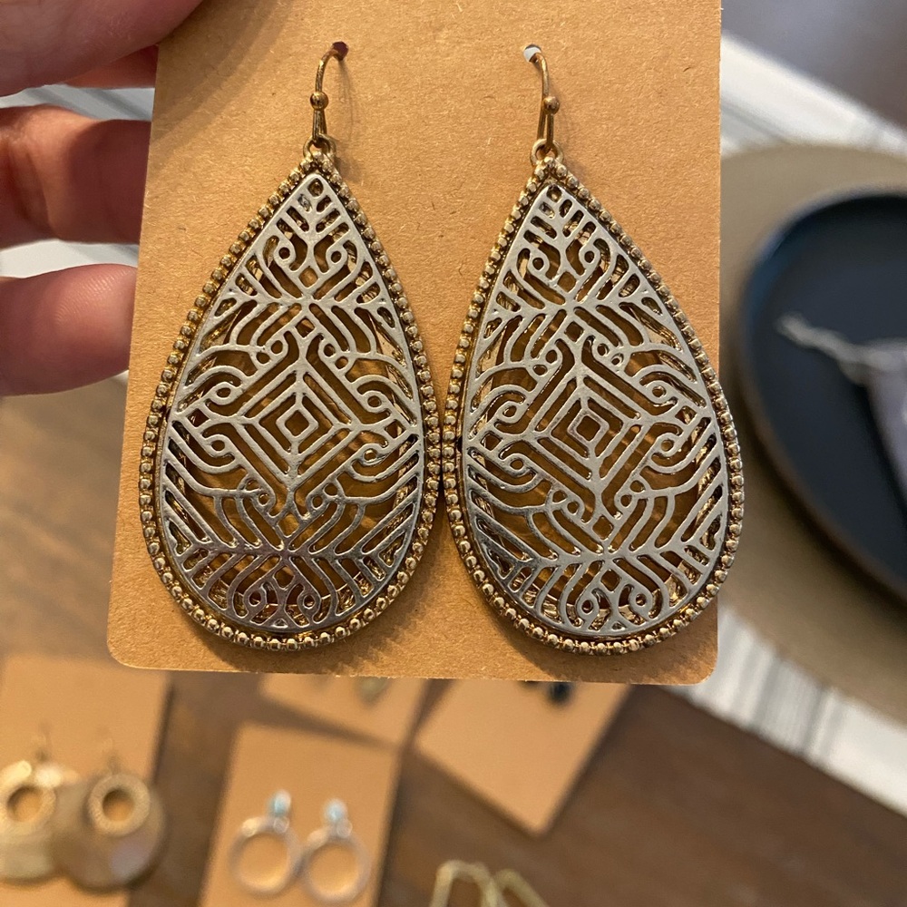 Elegant Gold and Silver Earrings bundle - Picture 2 of 8